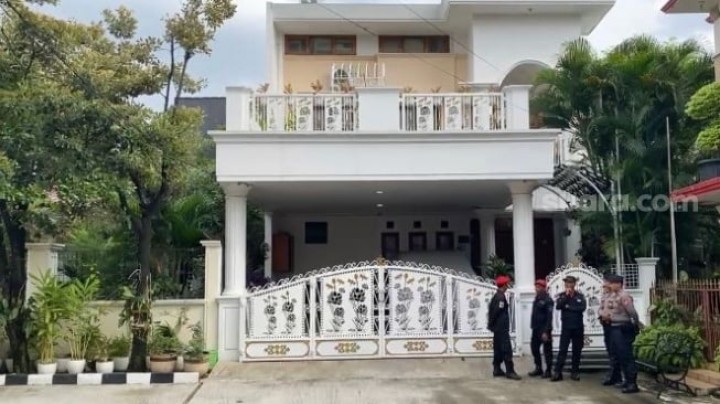 KPK Geledah Rumah Sekjen PDIP  Hasto Kristiyanto atas Kasus Suap Harun Masiku.