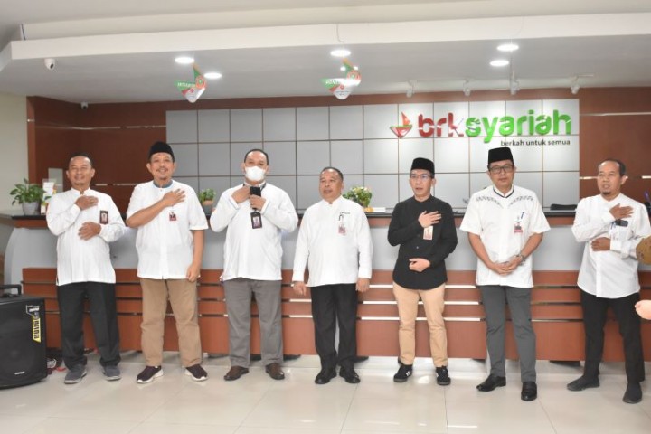 Direktur Operasional BRK Syariah, Said Syamsuri dalam kunjungan kerjanya di kantor BRK Syariah Arifin Ahmad