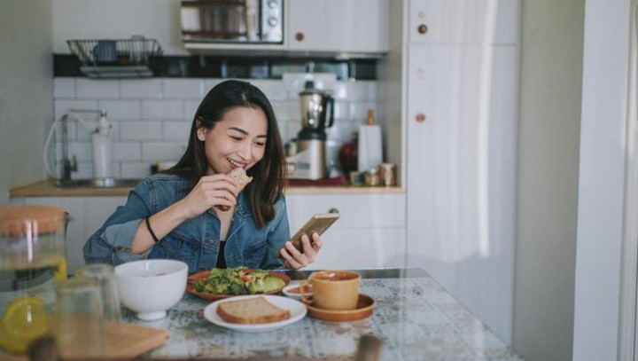 Ternyata Ini Waktu Terbaik Sarapan dan Makan Malam untuk Hilangkan Lemak Perut