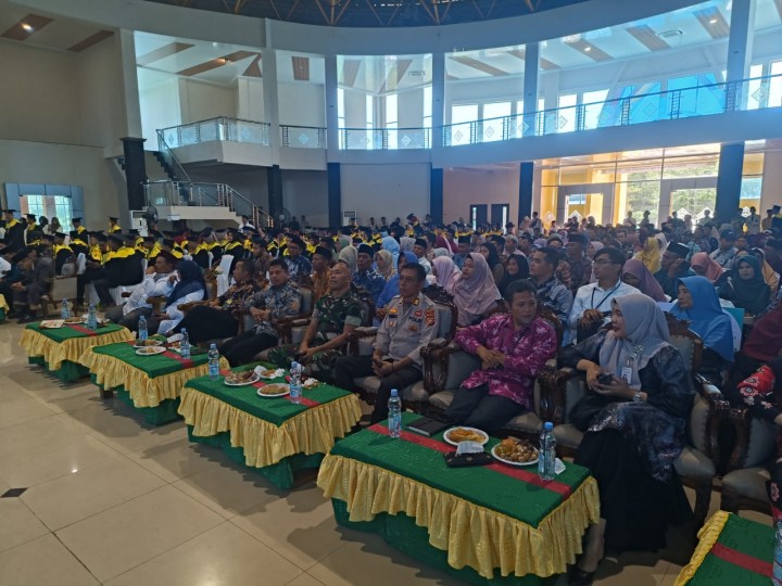 Pa Sandi Kodim 0322/Siak Hadiri Wisuda Sarjana S-1 Angkatan XVIII STAI Sultan Syarif Hasyim Siak