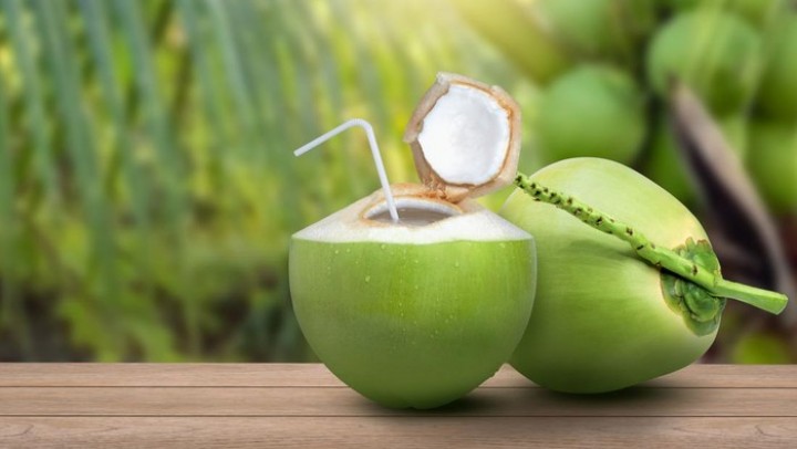 Kapan Waktu Terbaik Minum Air Kelapa? Begini Penjelasannya