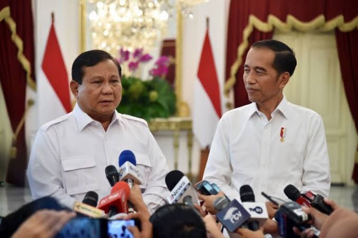 Presiden Prabowo Subianto tak pernah berada dibawah kendali Presiden ke-7 Joko Widodo. Sumber: Presiden RI