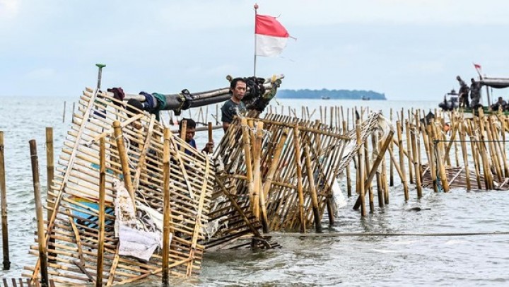 Pemilik Didenda Rp18 Juta Permeter saat Nelayan Rugi Miliaran Rupiah Gegara Pagar Laut 