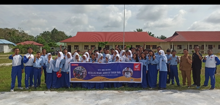 Capella Honda dan Duta Safety Riding Edukasi Pelajar tentang Keselamatan Berkendara di Lima Sekolah