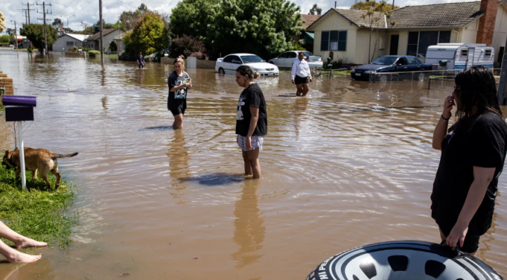 atu tewas di banjir Australia, penyelidikan dan perintah evakuasi dikeluarkan /Reuters