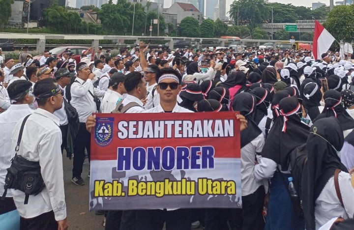 Aliansi Honorer R2 dan R3 Desak DPR, Tuntut Kepastian Pengangkatan sebagai ASN PPPK Penuh Waktu.