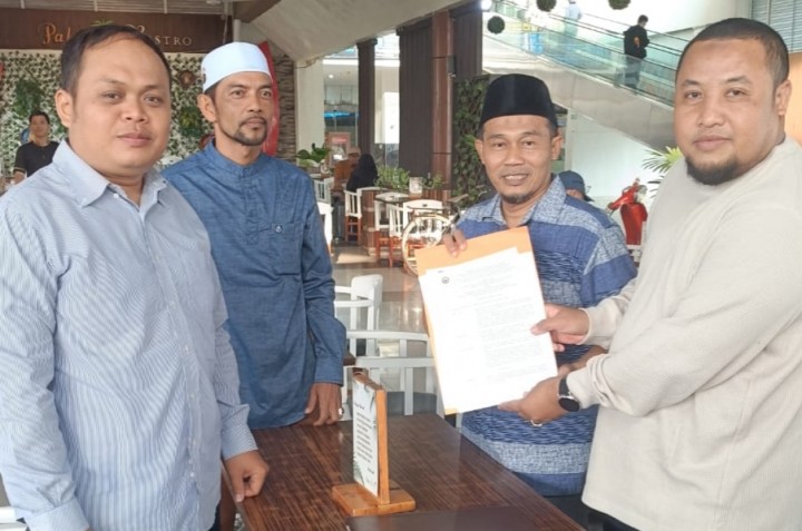 Setelah Mendapat SK, Ustadz H Ali Ambar Lc Ditunjuk Sebagai Ketua Dewan Masjid Indonesia 