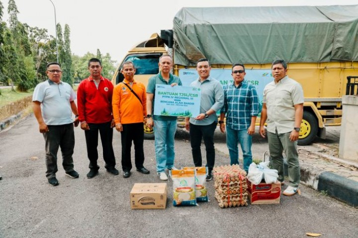 Salurkan Ribuan Paket Sembako, PTPN IV Regional III Perluas Bantuan Banjir di 5 Kabupaten