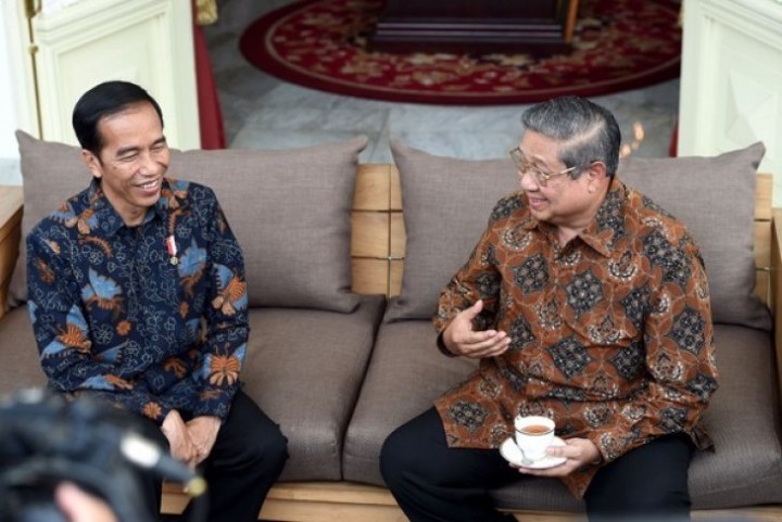 Presiden ke-6 RI Susilo Bambang Yudhoyono (SBY) dan Presiden ke-7 Joko Widodo. Sumber: Antara