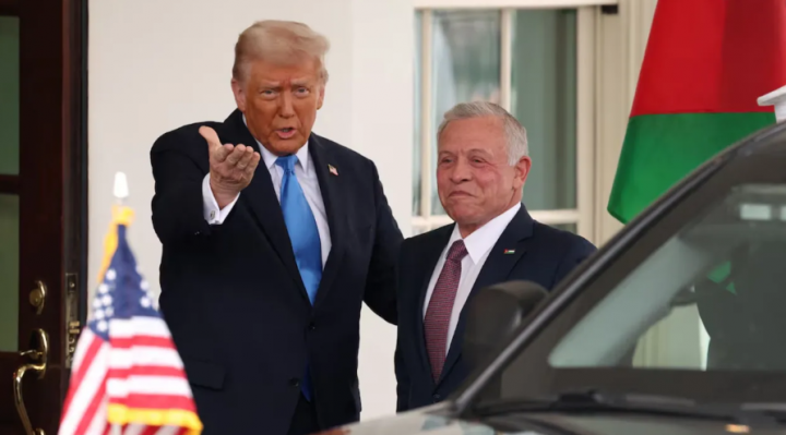 Selama pertemuan itu, Raja Yordania Abdullah II mengatakan kepada Presiden AS Donald Trump bahwa negaranya siap menerima sekitar 2.000 anak-anak yang sakit dari Gaza yang dilanda perang /Reuters