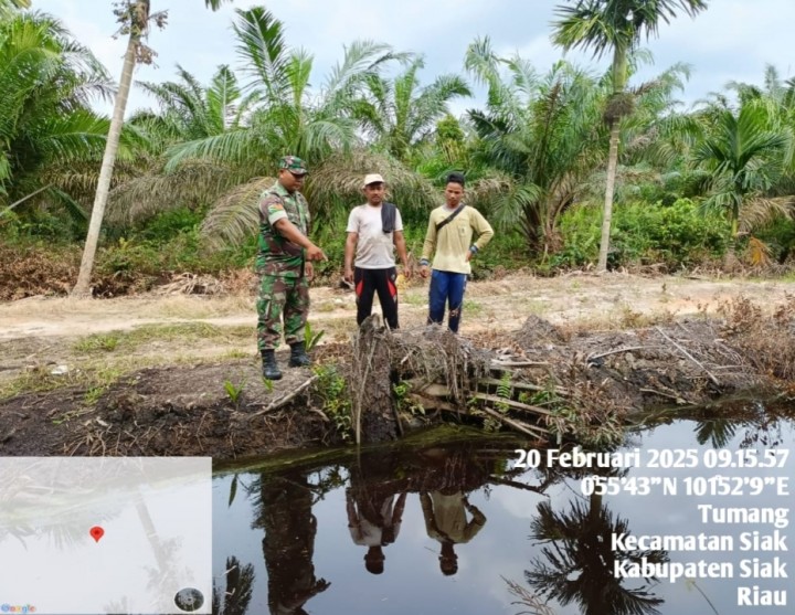 Babinsa Koramil 01/Siak Gelar Patroli Karhutla di Kampung Tumang