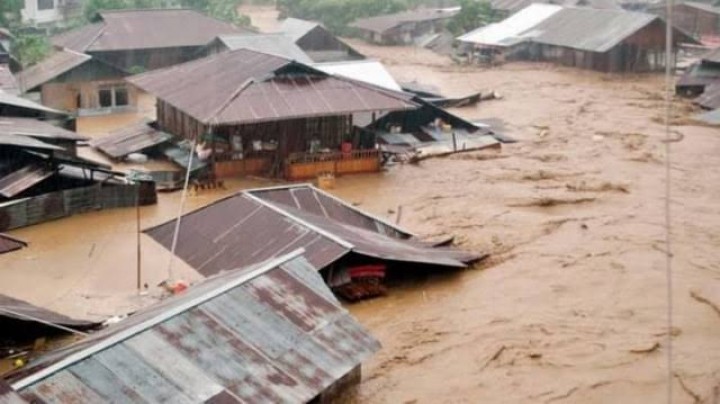 Rp569 Juta Disalurkan Kemensos untuk Warga Bandar Lampung yang Terdampak Banjir.