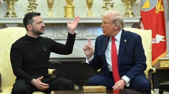 Presiden AS Donald Trump dan Presiden Ukraina Volodymyr Zelensky bertemu di Oval Office Gedung Putih di Washington, DC, 28 Februari 2025 /AFP