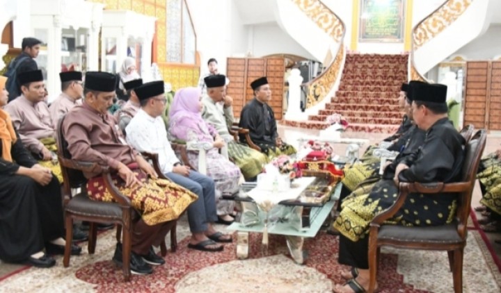 Bupati Kasmarni Sambut Baik Silaturahmi DPH LAMR Kabupaten Bengkalis