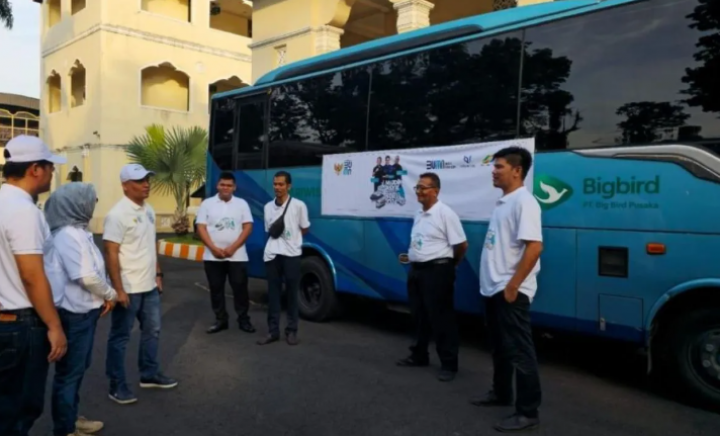 Direktur Hubungan Kelembagaan PTPN IV PalmCo Irwan Perangin-angin memastikan armada Mudik Gratis BUMN dari PalmCo tahun 2025 dalam kondisi prima dan aman. Sedikitnya 23 armada bus gratis dengan kapasitas 900 pemudik disiapkan Perusahaan dengan tujuan beberapa kota di Sumatera dan Kalimantan