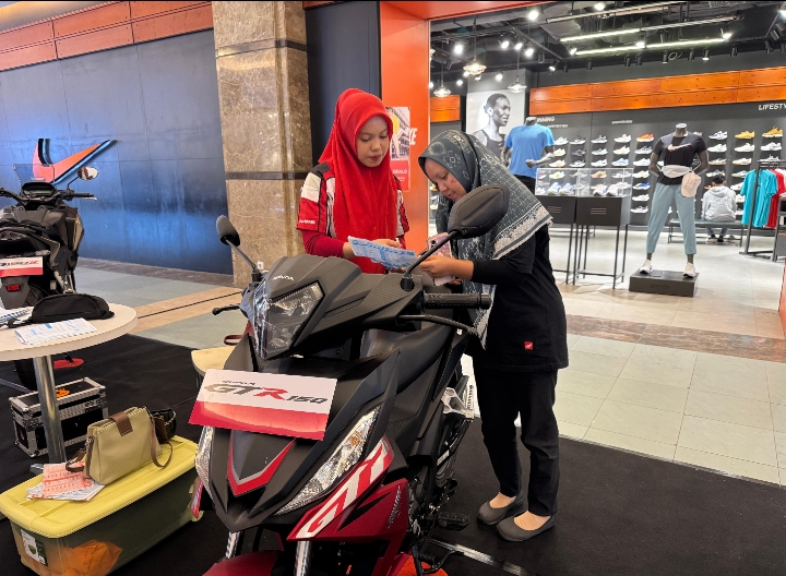 Capella Honda Riau gelar pameran Honda sport motor show di salah satu Mall di Pekanbaru 