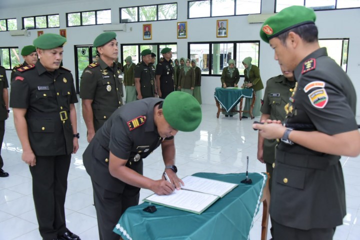 Kapten Czi Suratmin Jabat Danramil 03 Mandau dan Kapten Arh Jemirianto Danramil 05 Bukit Batu