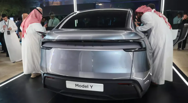 Tesla Elon Musk Diluncurkan di Arab Saudi, Showroom Pertama Dibuka di ...