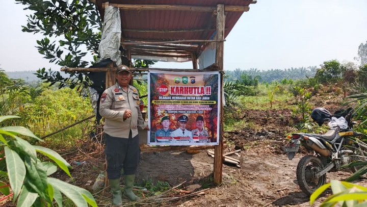 Cegah Karhutla, Polsek Tualang Gencarkan Patroli Roda Dua dan Sosialisasi di Pinang Sebatang Timur