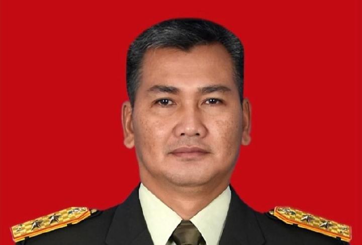 Rocky Gerung Soroti Manuver Politik di Balik Pembatalan Mutasi Letjen Kunto