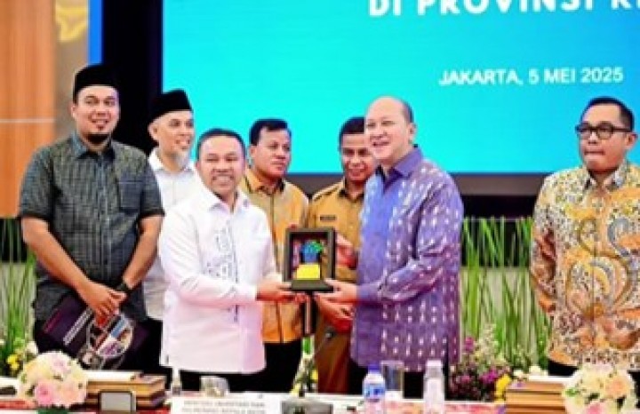 Abdul Wahid Kejar Investasi Infrastruktur Masuk ke Riau, Usulkan Rel Kereta Batubara Dumai–Inhu