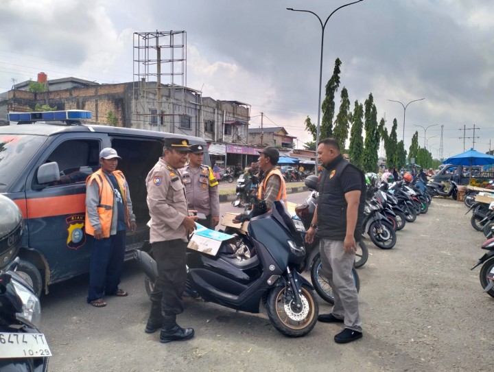 Polsek Tualang Sisir Pasar dan Jalan Bunut: Cegah Premanisme, Ciptakan Rasa Aman Warga