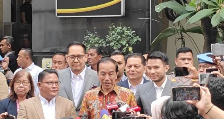 Jokowi Bantah Kendalikan Presiden, Puji Balik Prabowo Upaya Selamatkan Posisi Gibran