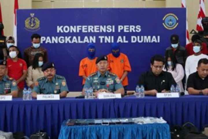 Dikejar dan Ditembak! TNI AL Gagalkan Penyelundupan PMI Ilegal di Selat Morong