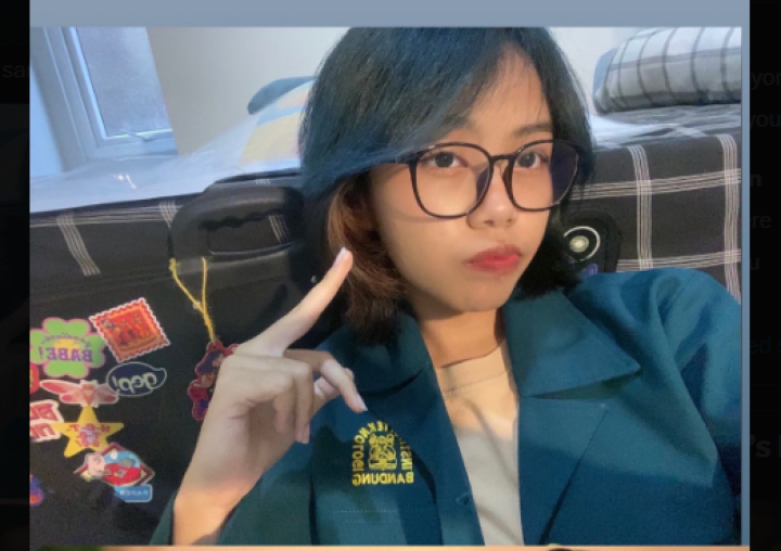 Photo Mahasiswi ITB Diduga Pembuat Meme Prabowo-Jokowi 'Berciuman' Digerat UU ITE. 