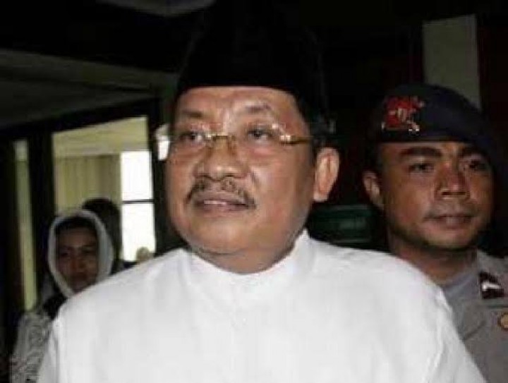 Mantan Bupati Pelalawan, Tengku Azmun Jaafar, Meninggal Dunia