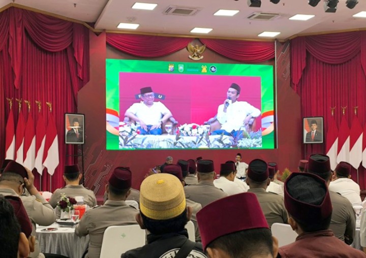 Rocky Gerung dan UAS isi Kajian Shubuh di Polda Riau, Bahas Isu Agama hingga Sains