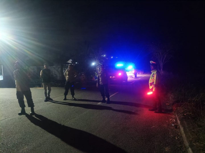 Meski Diguyur Gerimis, Polsek Tualang Tetap Gencarkan Patroli KRYD Jaga Keamanan Warga