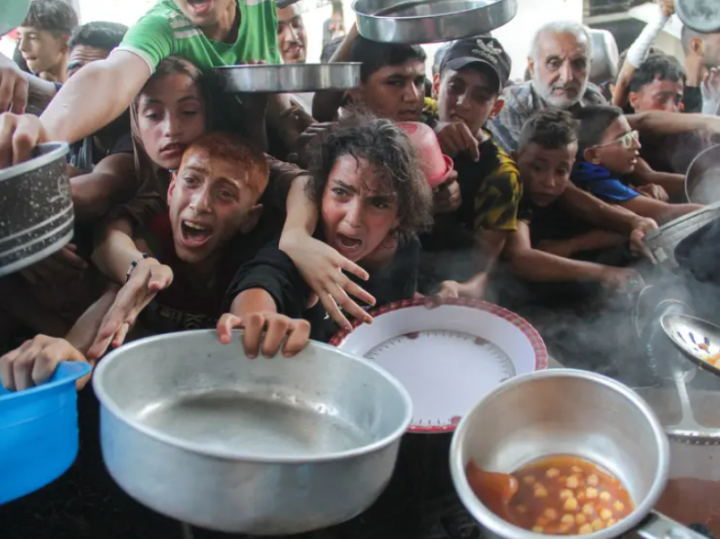 Israel Mengizinkan Beberapa Jumlah Makanan Masuk ke Gaza yang Kelaparan Setelah 2 Bulan