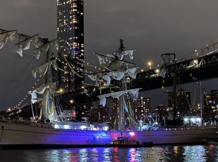 Inilah Penyebab Kapal Angkatan Laut Meksiko Menabrak Jembatan Brooklyn