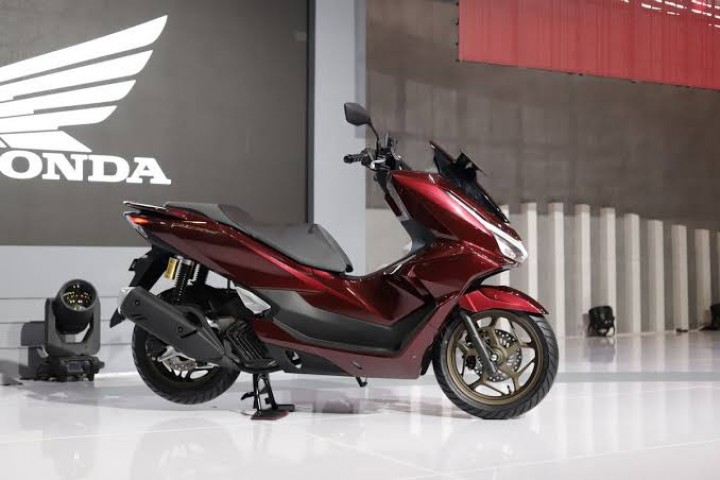 Kenyamanan Berkendara Optimal, New Honda PCX 160 Usung Suspensi Subtank Belakang Premium