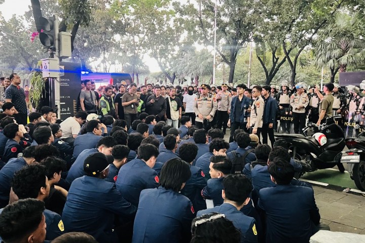 Mahasiswa Trisakti Turun ke Jalan: Revisi UU TNI Picu Kekhawatiran Kebangkitan Militerisme
