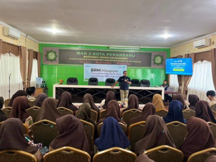 Serunya PalmCo Goes to School di MAN 2 Pekanbaru