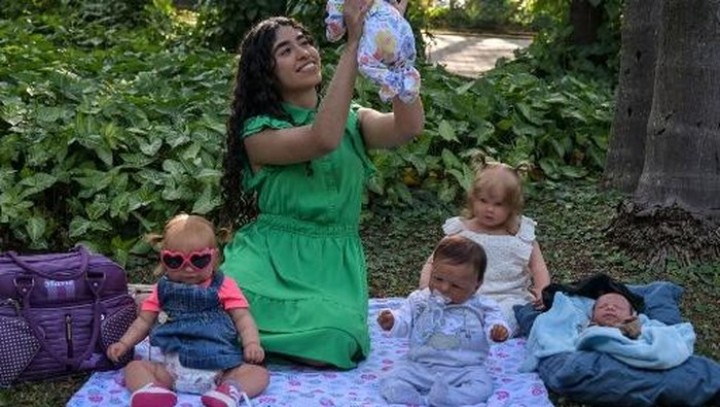 Kisah Mengerikan Wanita Brasil Mengasuh  Boneka Replika Bayi