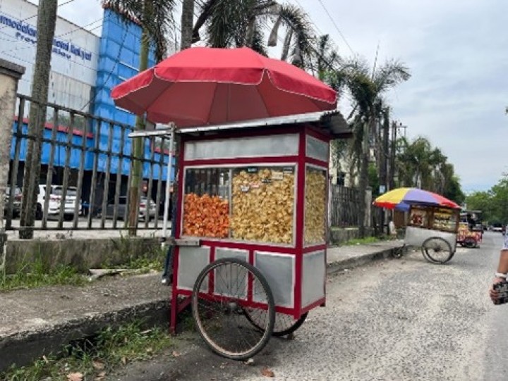 Usaha Kecil, Untung Besar: Keripik Singkong Jadi Andalan Keluarga