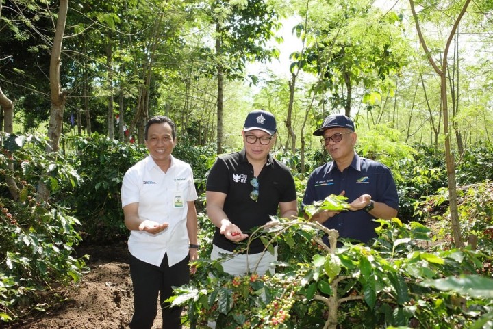 Dukung Produktivitas Petani, Kementerian BUMN Apresiasi Turn Around Kopi PTPN di Kawasan Ijen