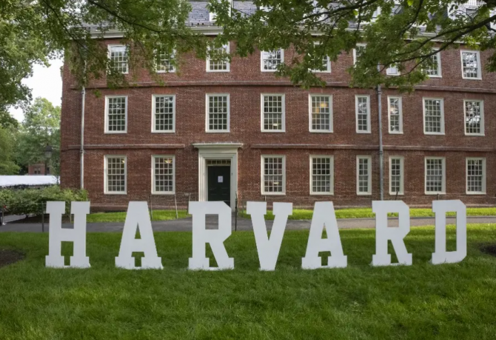 Harvard Menantang Larangan Trump Terhadap Mahasiswa Asing, Mengubah Gugatan Sebelumnya