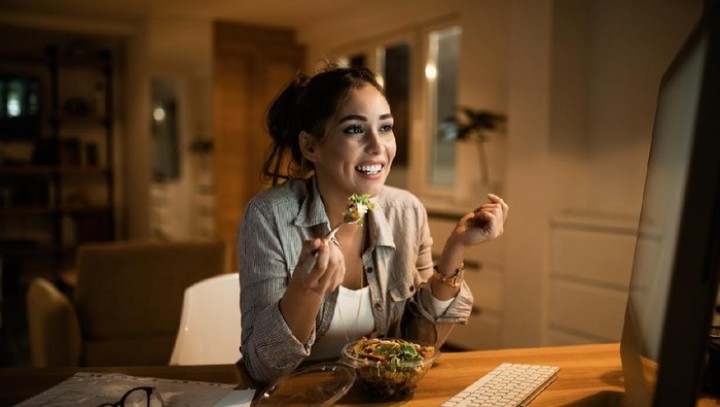 Pejuang Body Goals Merapat, Rekomendasi Jam Makan Malam Buat yang Lagi Diet