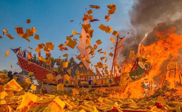 Festival Bakar Tongkang 2025 Meriah di Bagansiapiapi, Riau