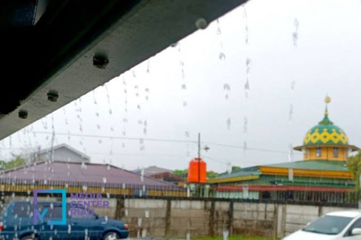 BMKG Pekanbaru: Hari Ini Hujan Ringan Masih Berpotensi di Sejumlah Wilayah Riau Hingga Malam 