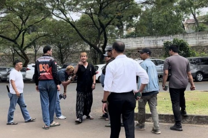 Bahar Smith Murka ke Polres Tangsel usai Tahu Adiknya Dicabuli dan Dikeroyok