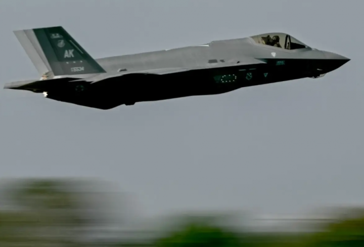 Trump Bersiap untuk Bergabung dalam Perang Israel-Iran? AS Pindahkan Jet Tempur ke Timur Tengah, Termasuk F-35