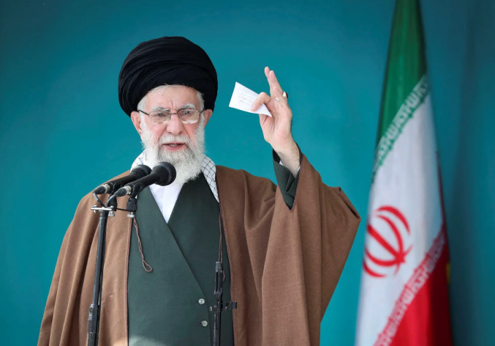 Khamenei Sebut Iran Tidak akan Menyerah dalam Pidato Pertamanya Setelah Serangan Israel