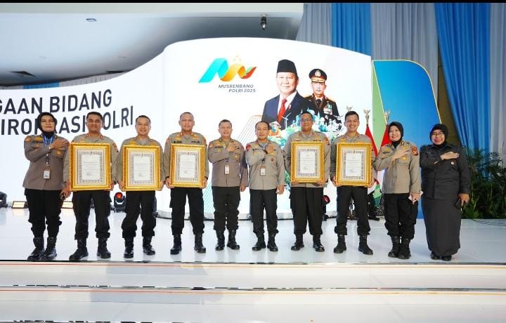 Pelayanan Tanpa Celah, Polres Siak Raih Penghargaan Pelayanan Prima di Musrenbang Polri 2025
