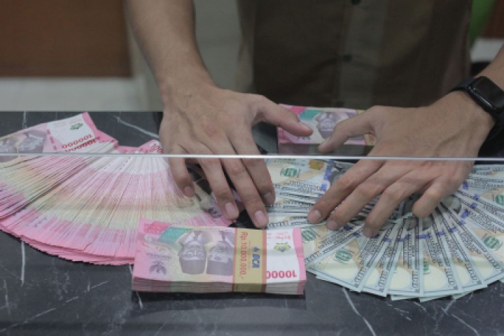 Rupiah Menguat Pagi Ini ke Rp16.370 per Dolar Amerika 