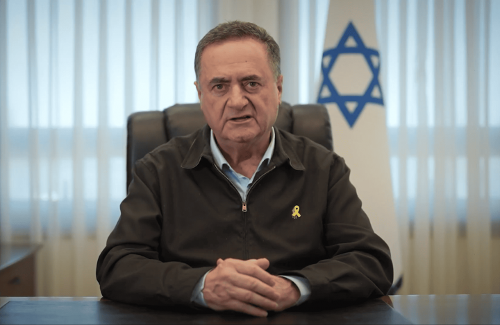 Menhan Israel Ancam Bakal Kejar dan Tak Biarkan Khamenei Hidup